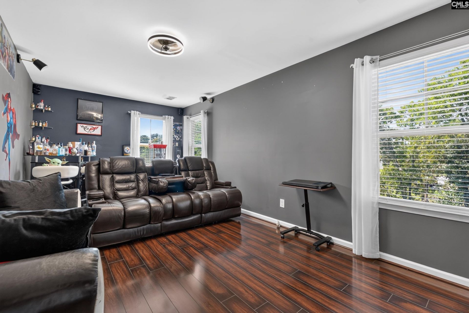 45 Cobden Court  Photo 38