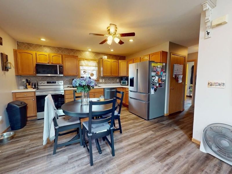 303 Woodbine, Willard, OH 44890 Photo 8