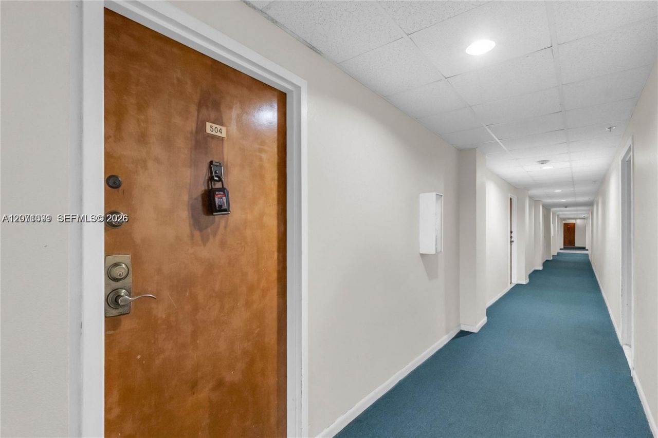 5055 NW 7th St , Unit 504, Miami, FL 33126 Photo