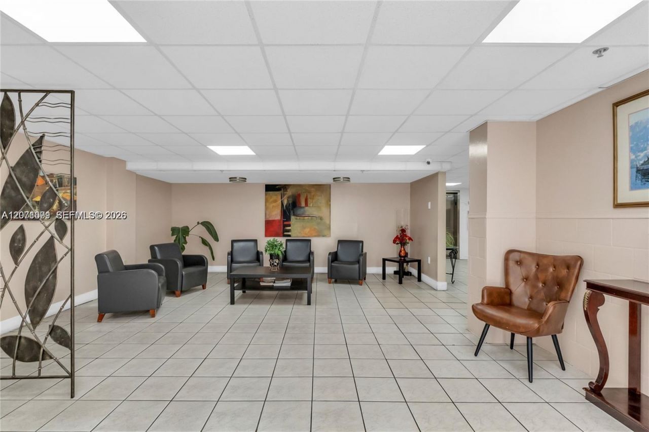 5055 NW 7th St , Unit 504, Miami, FL 33126 Photo