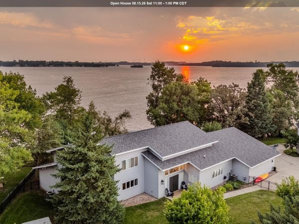 1304 Lakeside Ave , Lake Park, IA 51347