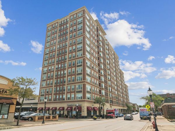 77 S EVERGREEN Avenue, Unit 401, Arlington Heights, IL 60005