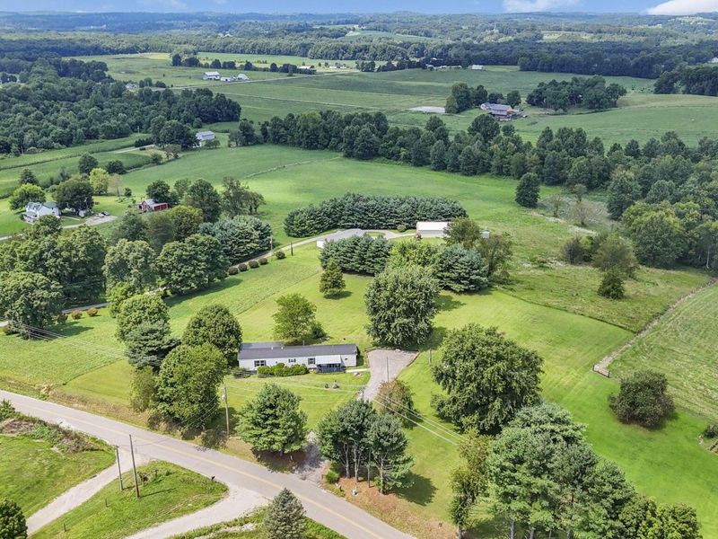 4570 Mainesville Road W, Junction City, OH 43748 Photo 2