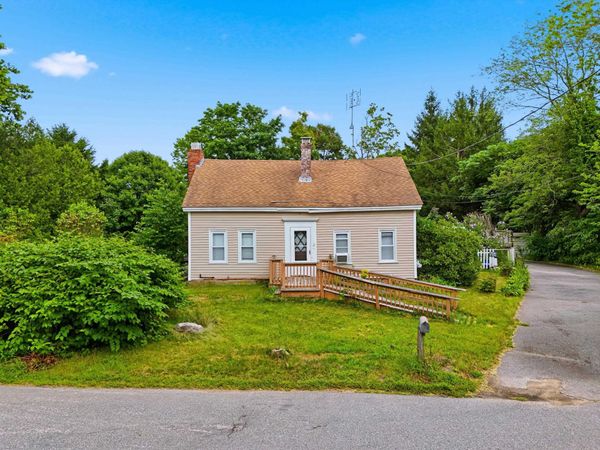 2 Hadley Road, Newton, NH 03858