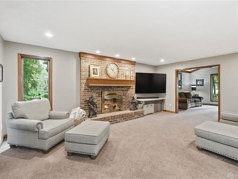 7670 Whispering Oaks Trail, Tipp City, OH 45371 Photo 14