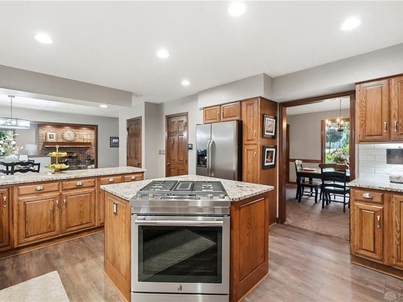 7670 Whispering Oaks Trail, Tipp City, OH 45371 Photo 25