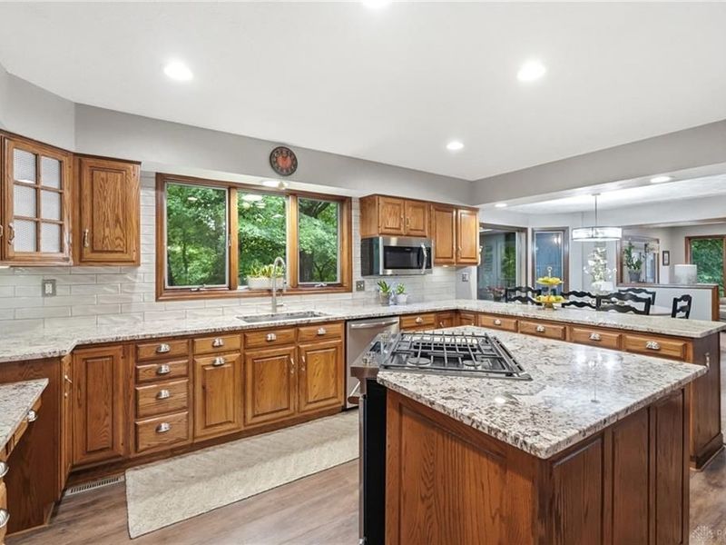 7670 Whispering Oaks Trail, Tipp City, OH 45371 Photo 26