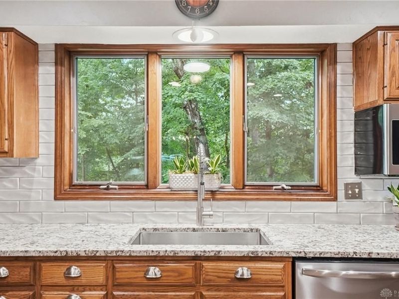 7670 Whispering Oaks Trail, Tipp City, OH 45371 Photo 27