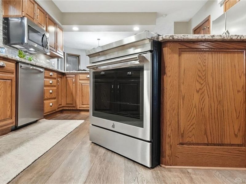 7670 Whispering Oaks Trail, Tipp City, OH 45371 Photo 29