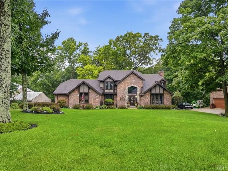 7670 Whispering Oaks Trail, Tipp City, OH 45371 Photo 4
