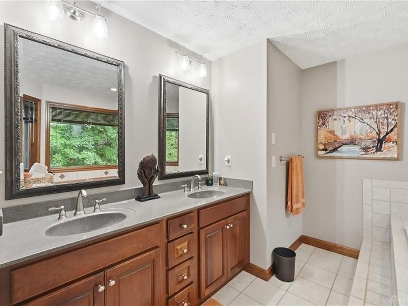 7670 Whispering Oaks Trail, Tipp City, OH 45371 Photo 44