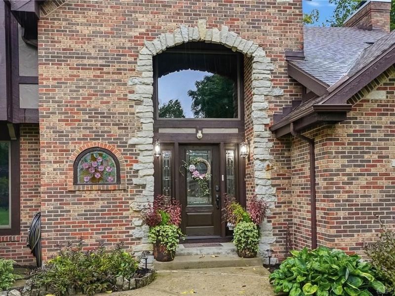 7670 Whispering Oaks Trail, Tipp City, OH 45371 Photo 5