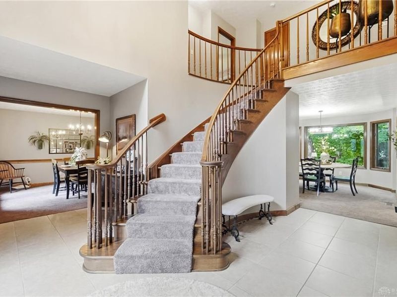 7670 Whispering Oaks Trail, Tipp City, OH 45371 Photo 8