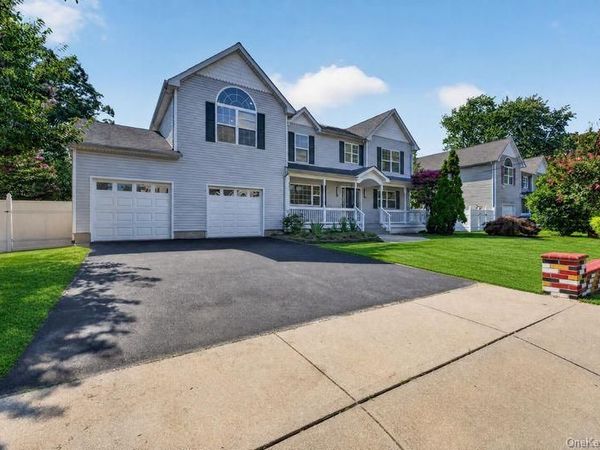 296 Westchester Avenue , West Babylon, NY 11704