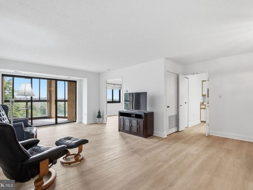 15100 Interlachen Drive, Unit 4-822, Silver Spring, MD 20906 Main Photo