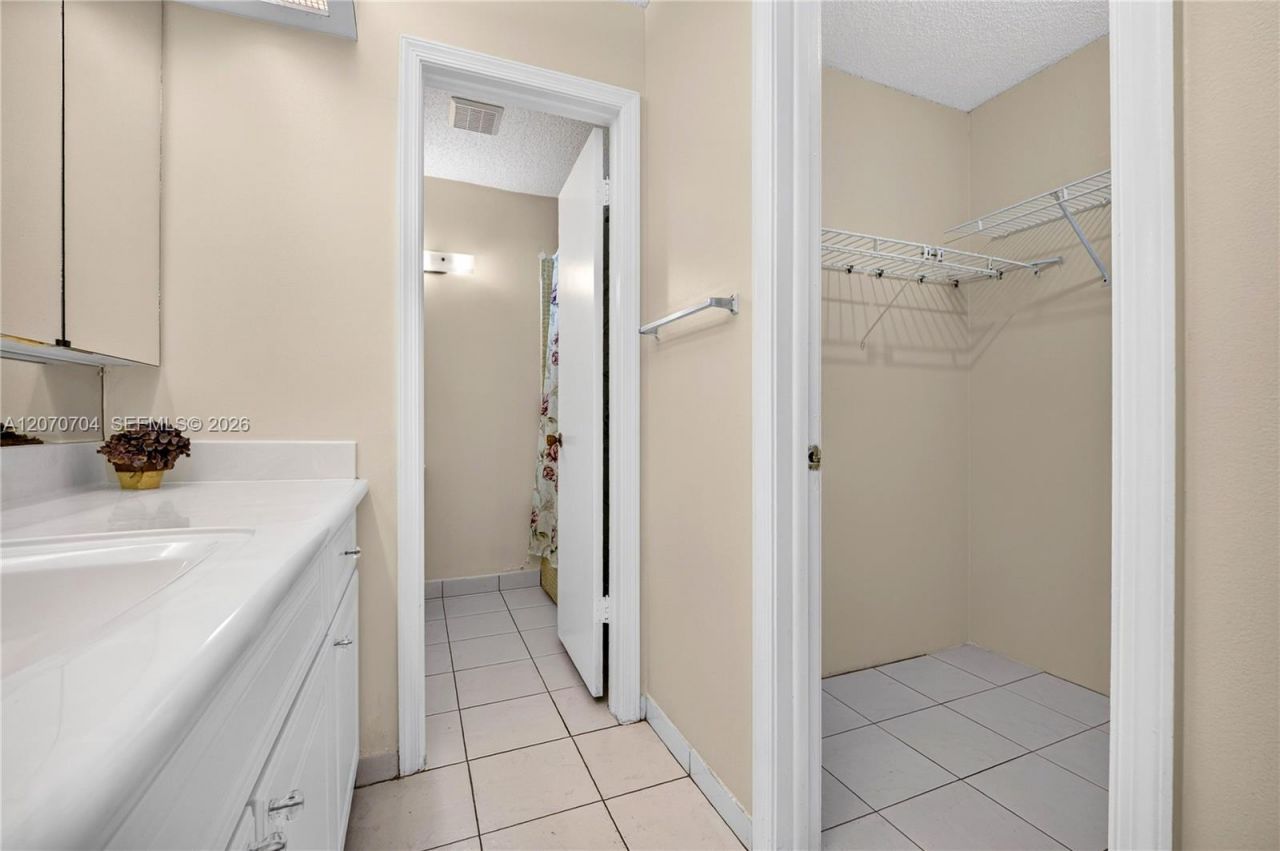1055 NW 83rd Ave, Unit C47, Plantation, FL 33322 Photo