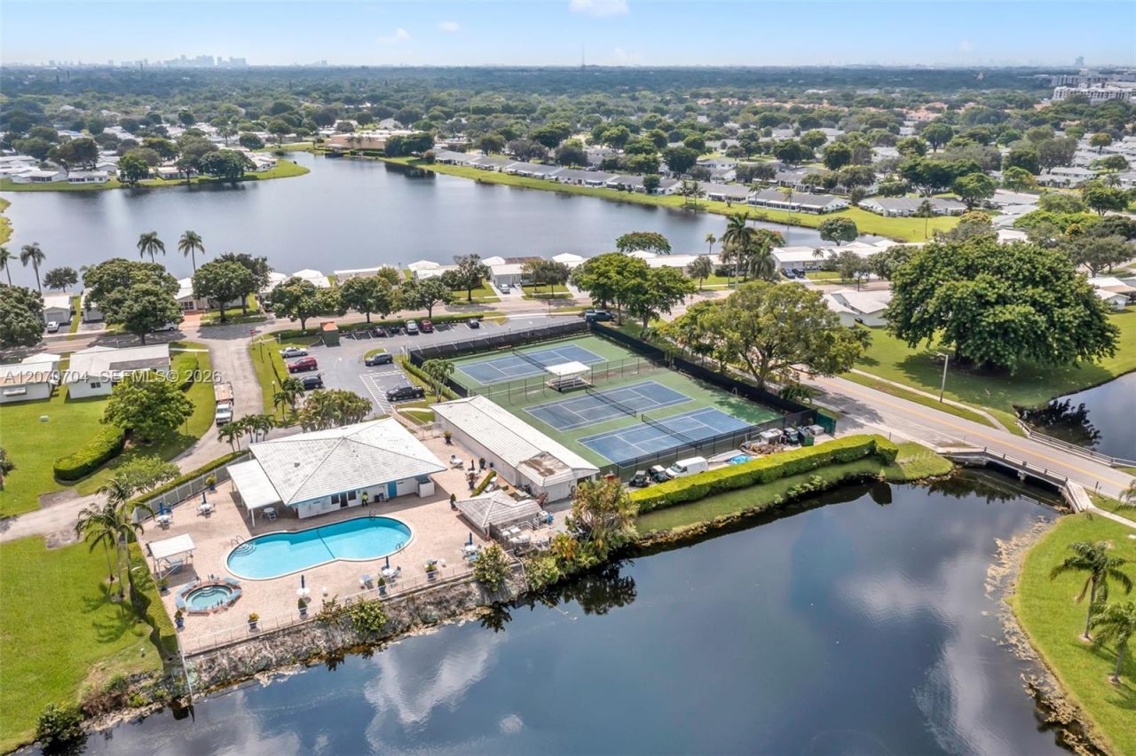 1055 NW 83rd Ave, Unit C47, Plantation, FL 33322 Photo