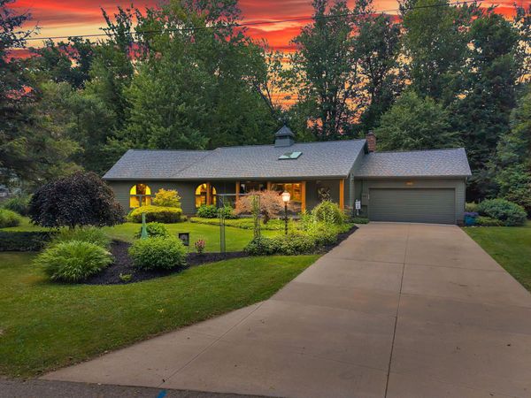93 Lynwood Drive, Battle Creek, MI 49015