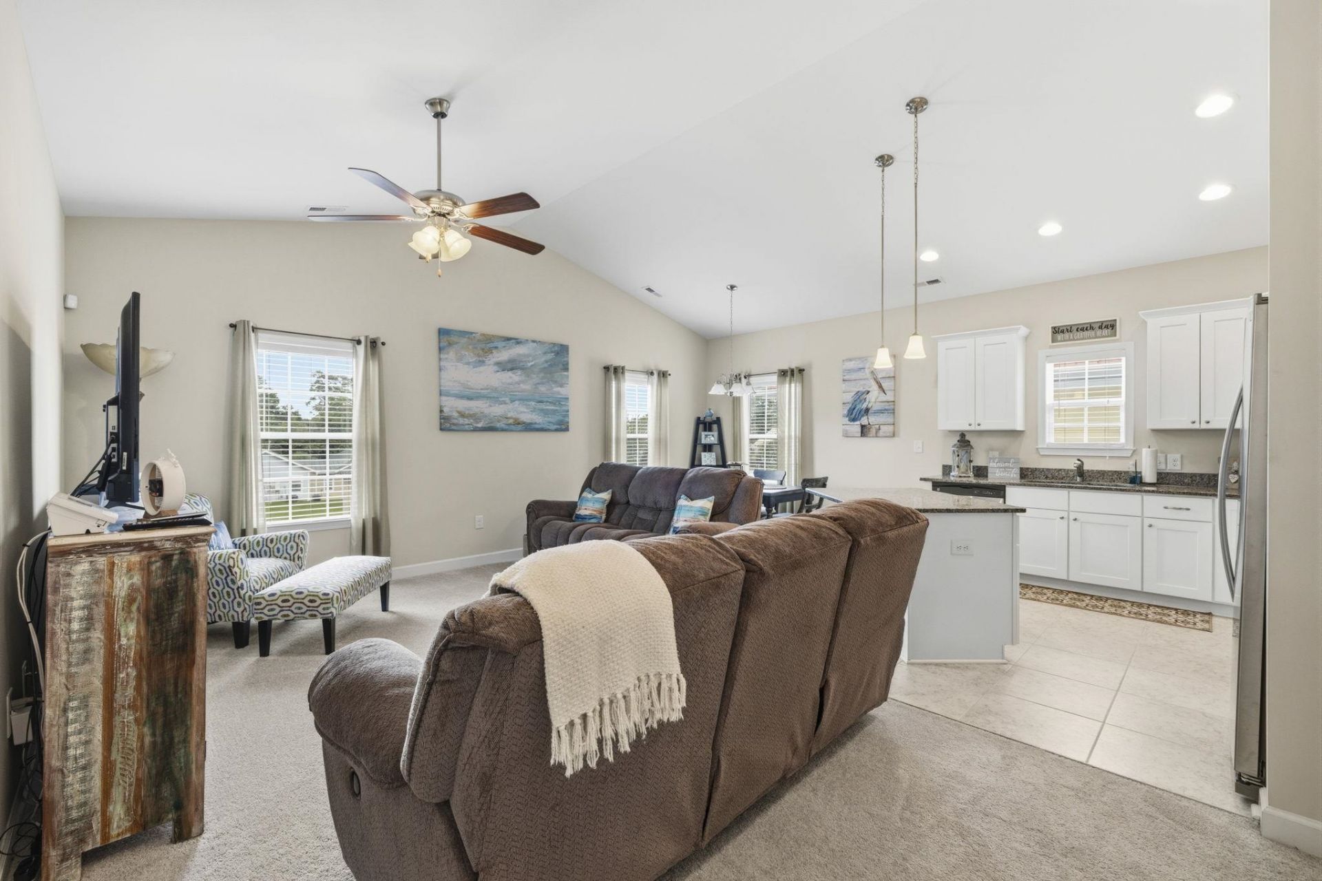 4333 Grande Harbour Blvd. Photo 8