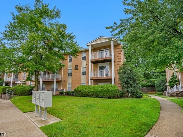154 Vista Dr, Hanover, NJ 07927