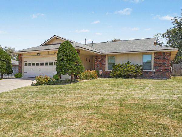 2911 S Ash Place, Broken Arrow, OK 74012