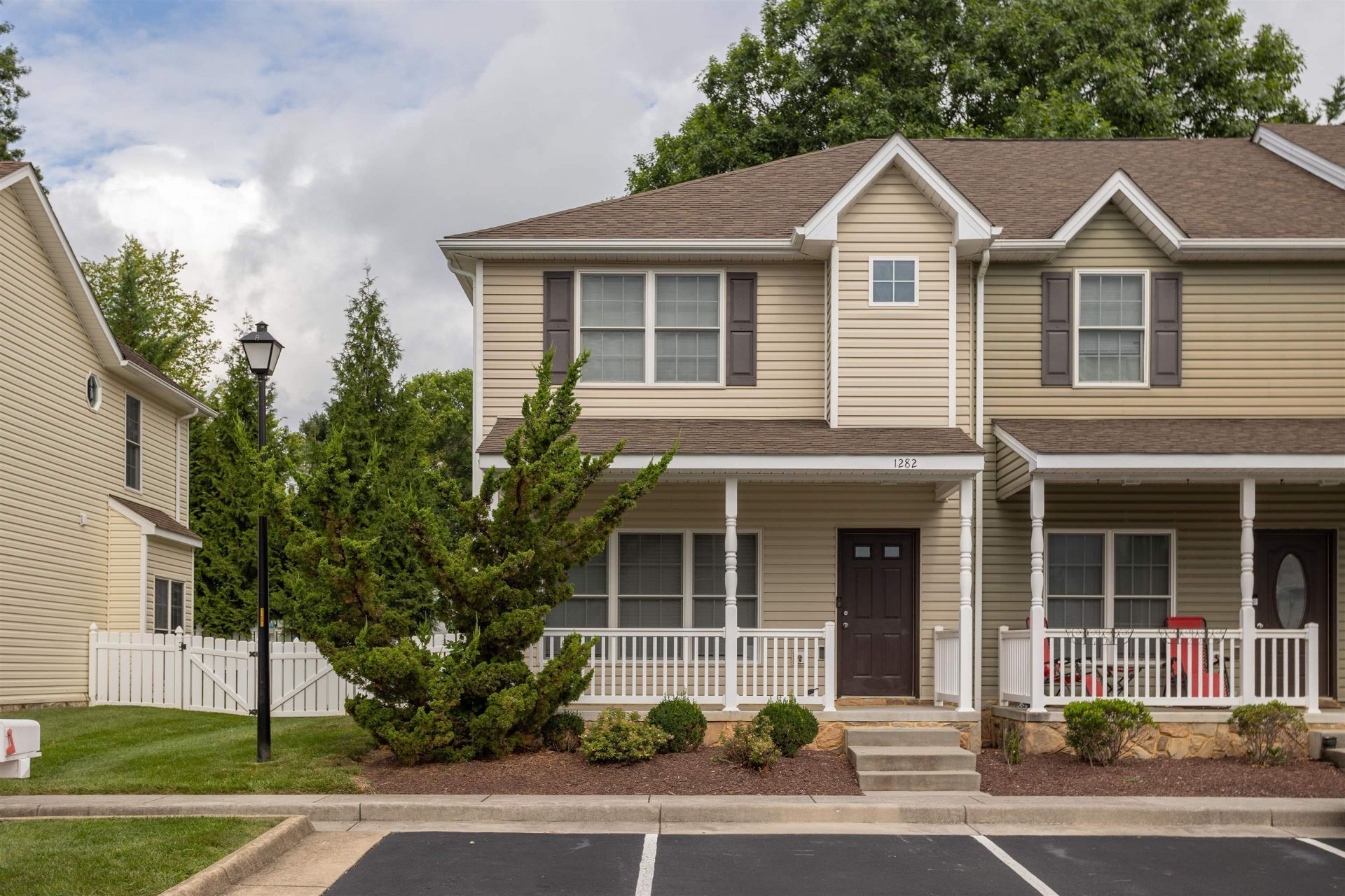 1282 Settlers Ln, Harrisonburg, VA 22802 Main Photo