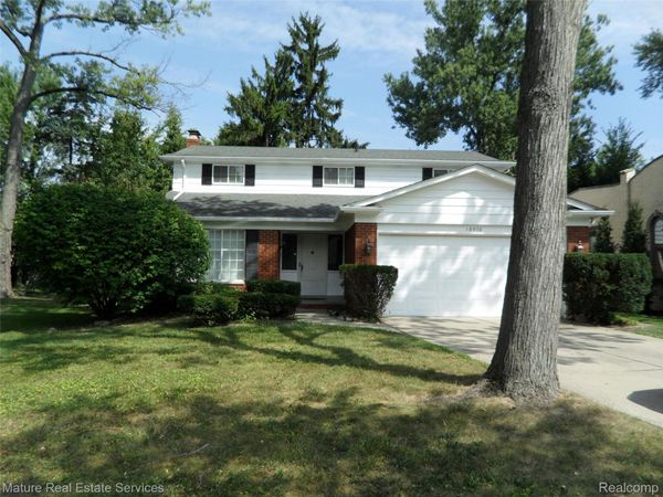 18570 BUNGALOW Drive, Lathrup Village, Mi 48076