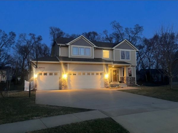5833 Pine Court, Johnston, IA 50131
