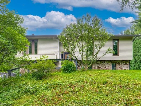 1384 Northeast Avenue , Tallmadge, OH 44278