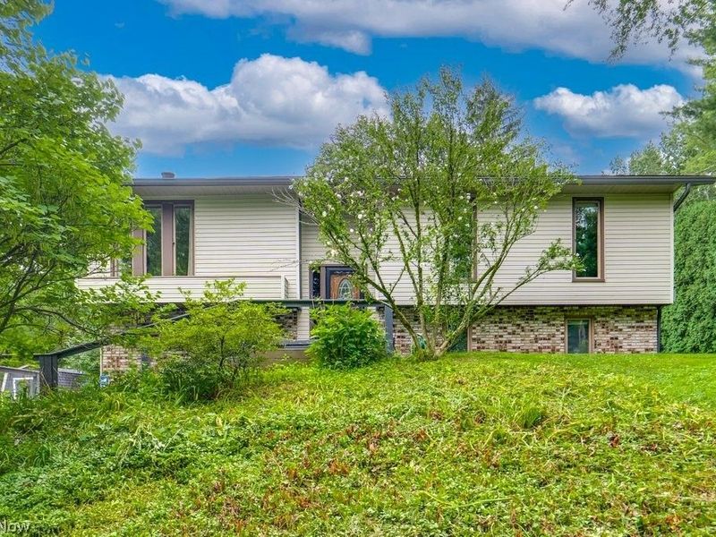 1384 Northeast Avenue, Tallmadge, OH 44278 Photo 1