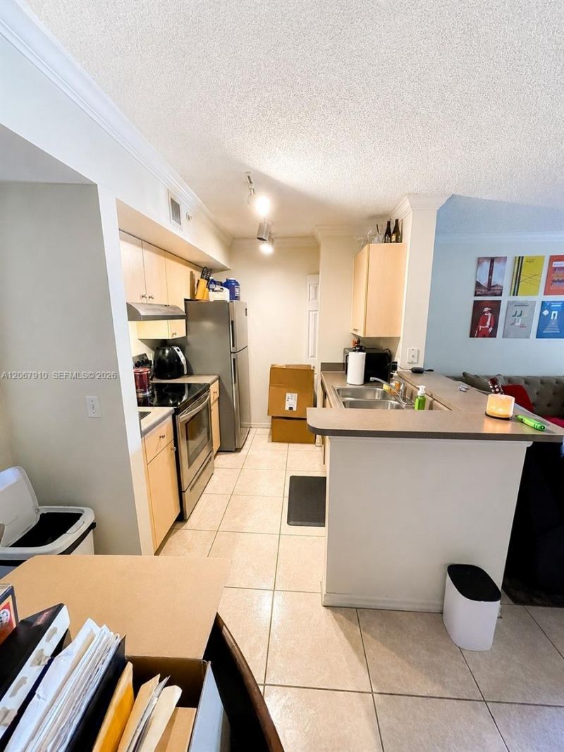 2457 Centergate Dr , Unit 203, Miramar, FL 33025 Photo