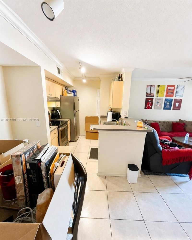 2457 Centergate Dr , Unit 203, Miramar, FL 33025 Photo