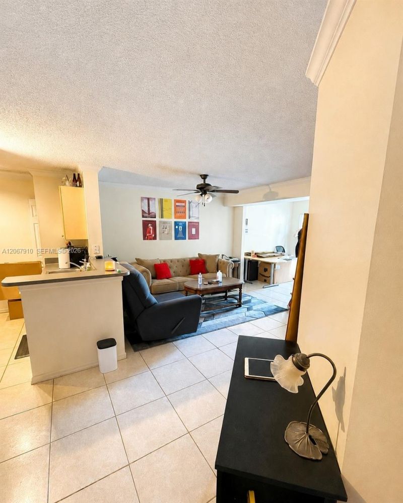 2457 Centergate Dr , Unit 203, Miramar, FL 33025 Photo