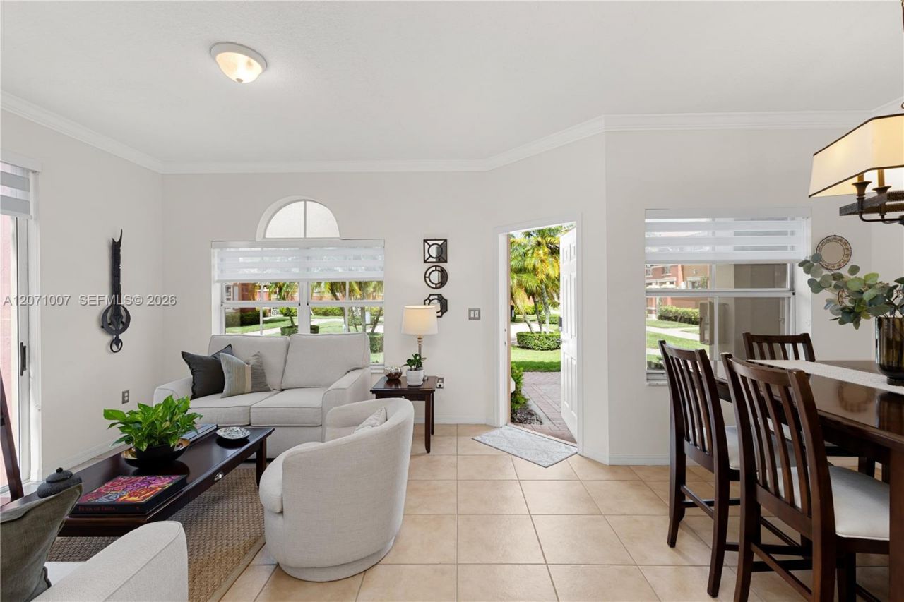 6142 NW 115th Pl, Unit 324, Doral, FL 33178 Photo