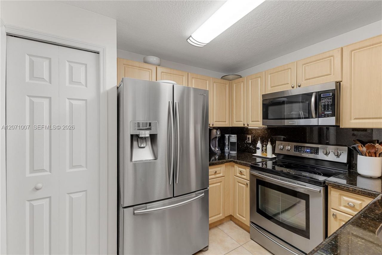6142 NW 115th Pl, Unit 324, Doral, FL 33178 Photo