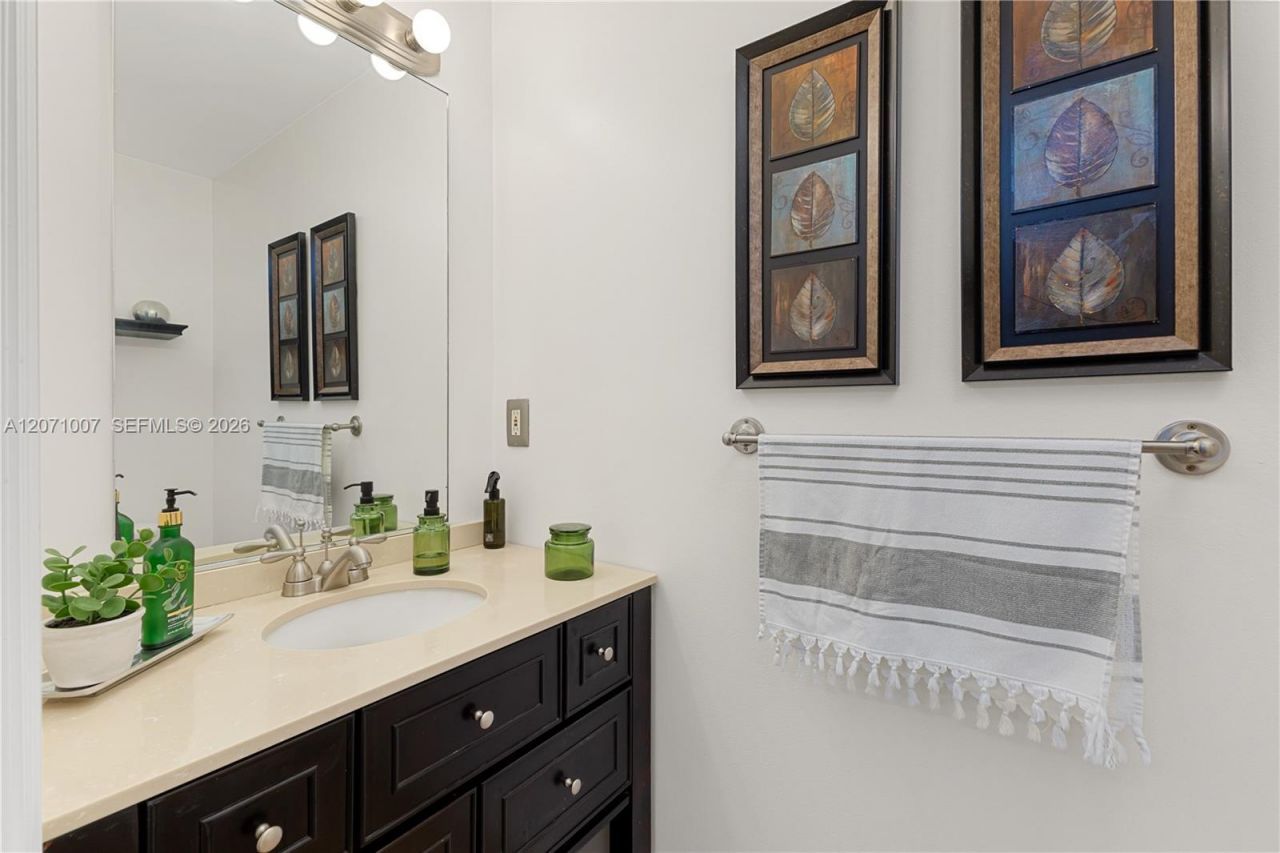 6142 NW 115th Pl, Unit 324, Doral, FL 33178 Photo