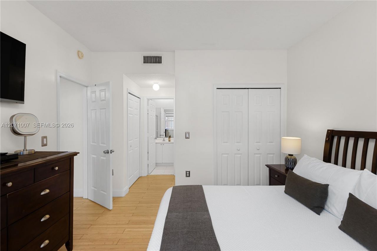 6142 NW 115th Pl, Unit 324, Doral, FL 33178 Photo