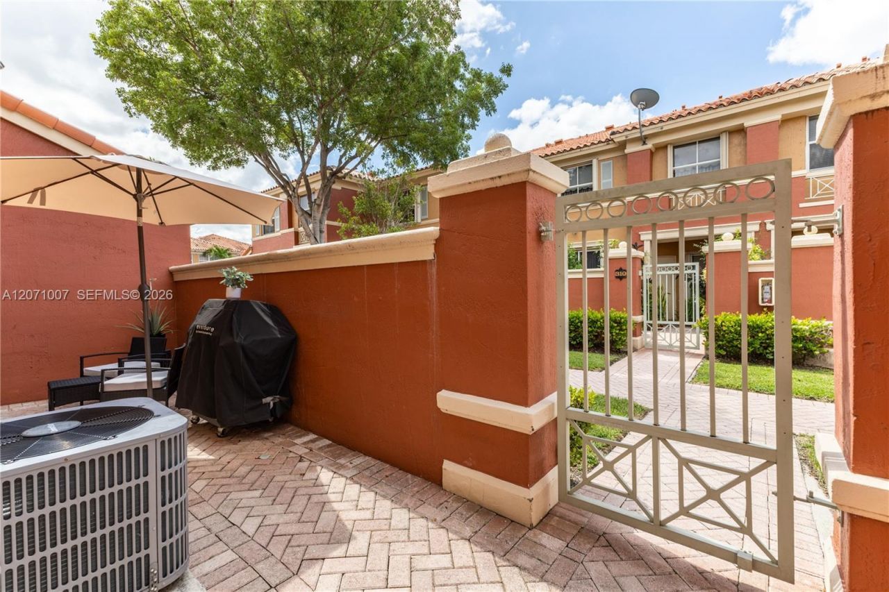 6142 NW 115th Pl, Unit 324, Doral, FL 33178 Photo