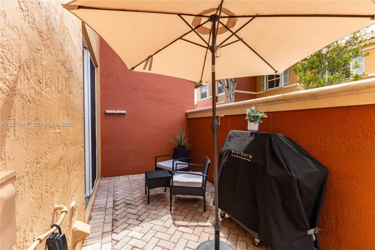 6142 NW 115th Pl, Unit 324, Doral, FL 33178 Photo