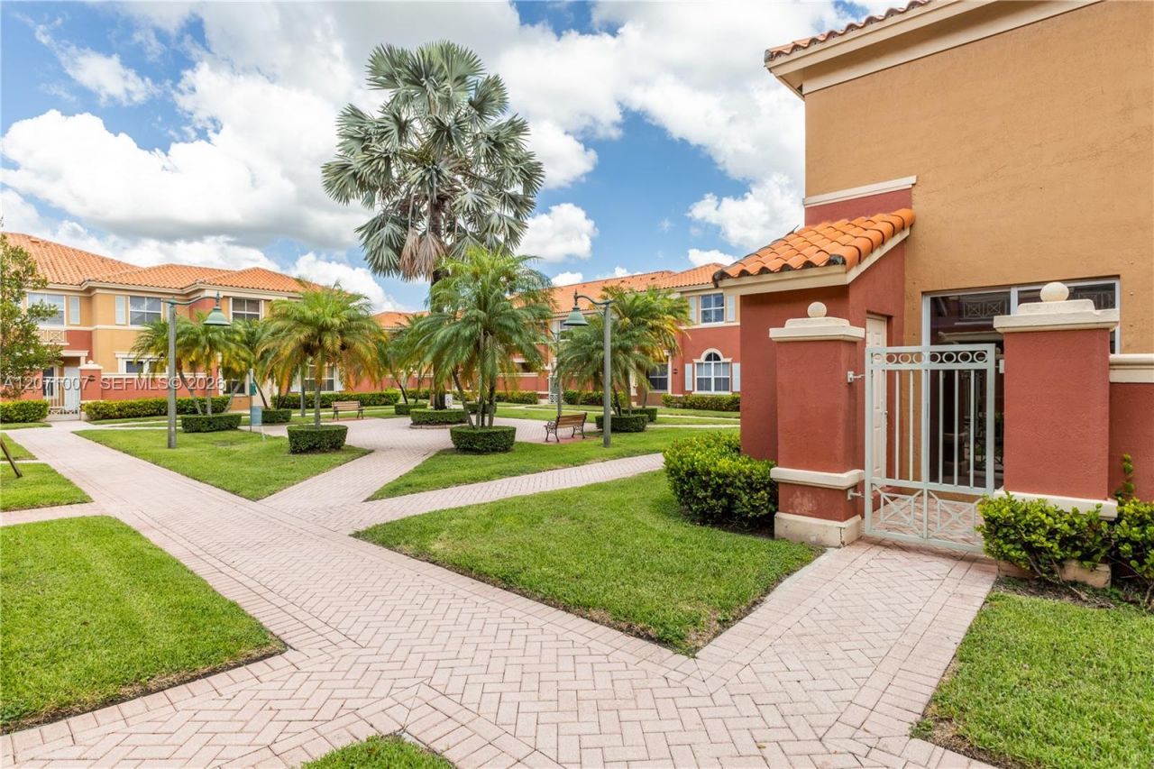 6142 NW 115th Pl, Unit 324, Doral, FL 33178 Photo