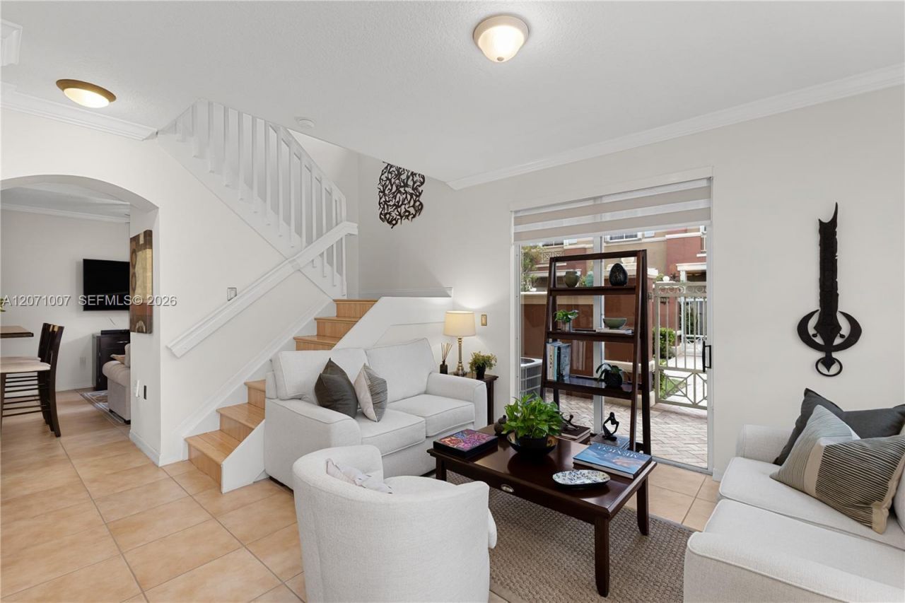 6142 NW 115th Pl, Unit 324, Doral, FL 33178 Photo