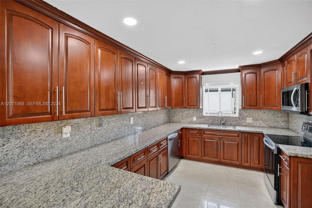 6010 SW 19 St , Unit 6010, Miami, FL 33155 Photo