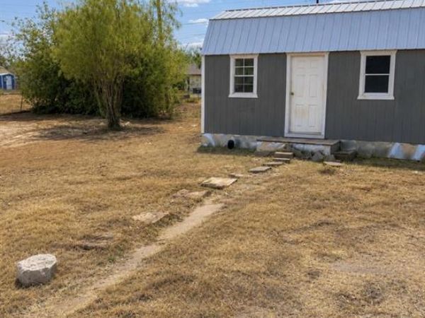 1902 Ave G, Anson, TX 79501
