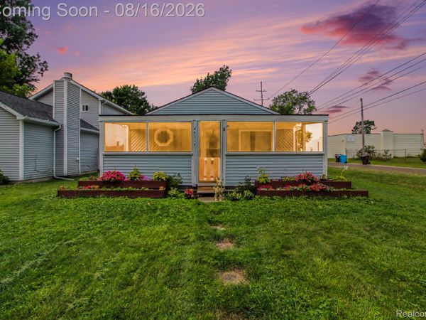 4512 Treadwell Street, Wayne, Mi 48184
