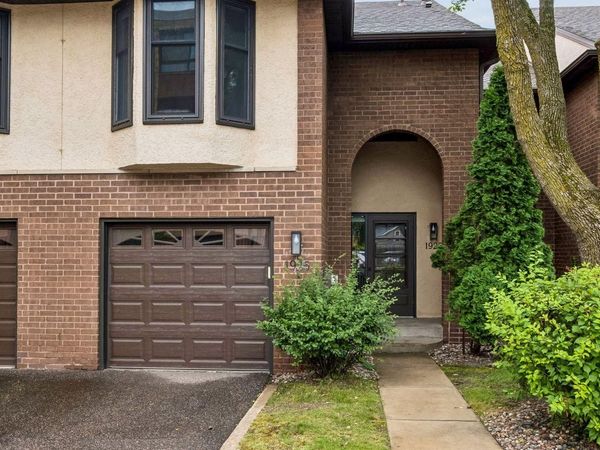 1926 Dupont Avenue S, Minneapolis, MN 55403