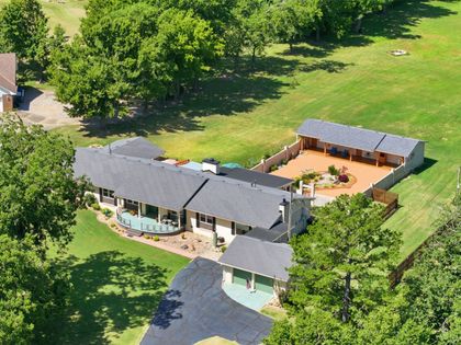 735 W Holiday Lane Claremore, OK 74017