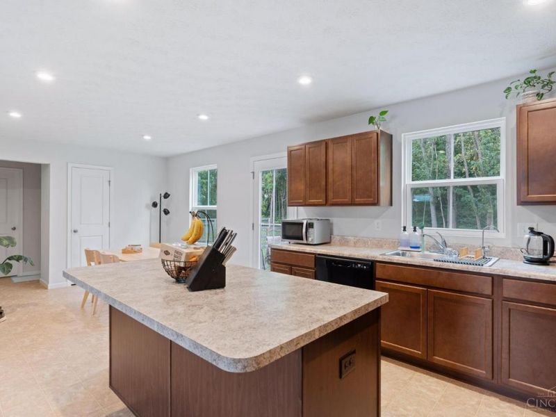 6210 Molly Joy Court, Morrow, OH 45152 Photo 11