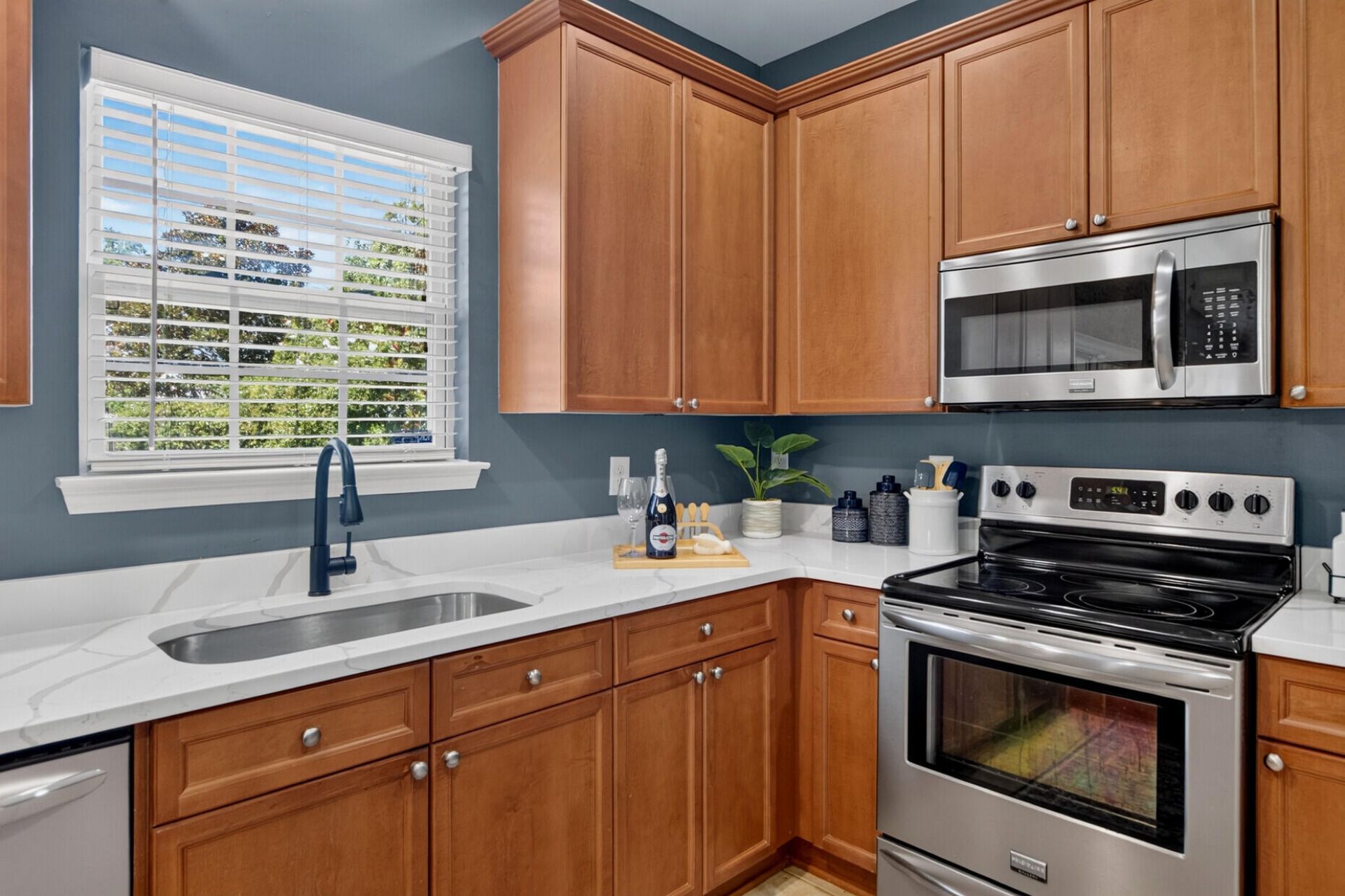1038 Sterling Lane Photo 16