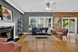 1038 Sterling Lane photo 4