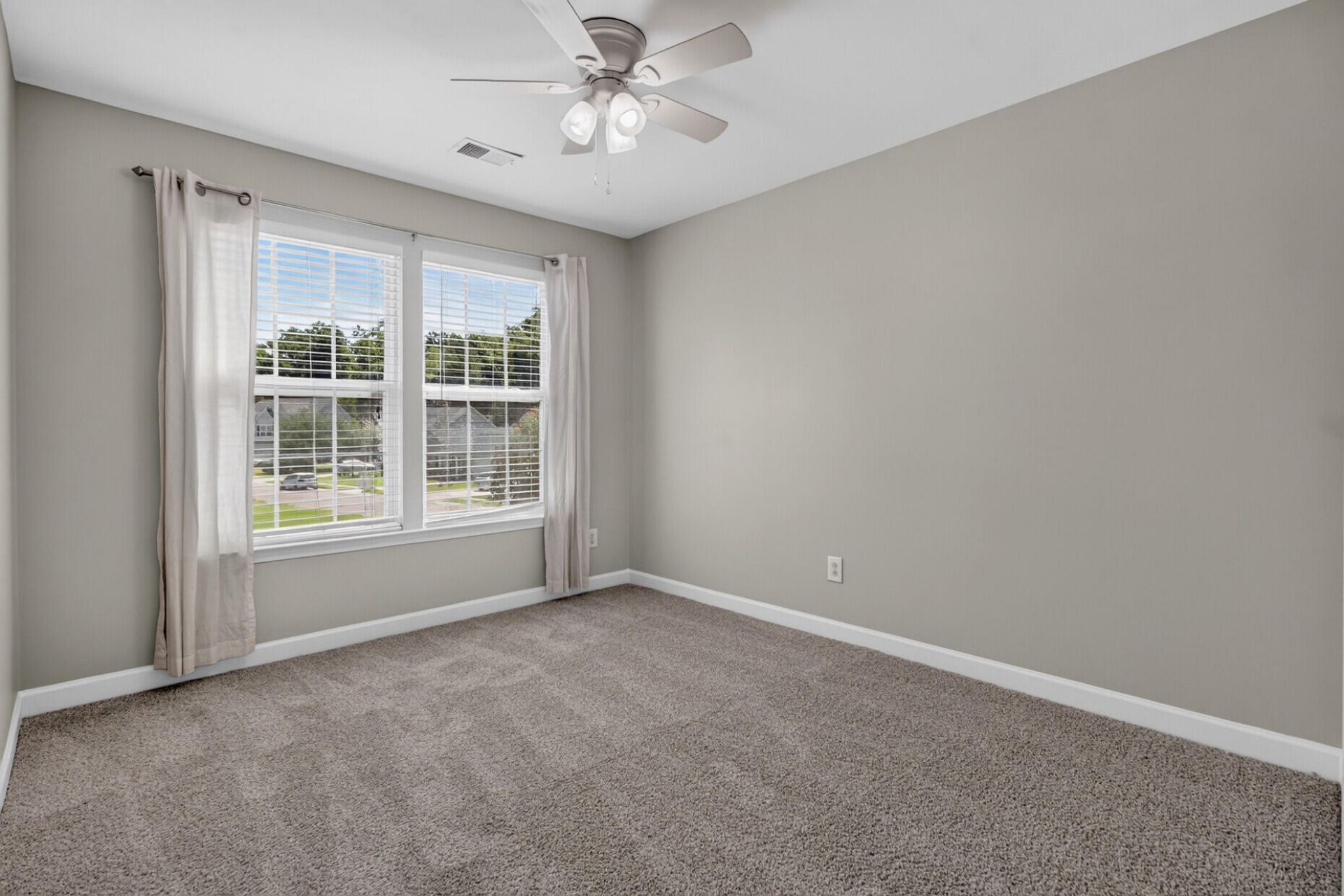 1038 Sterling Lane Photo 29